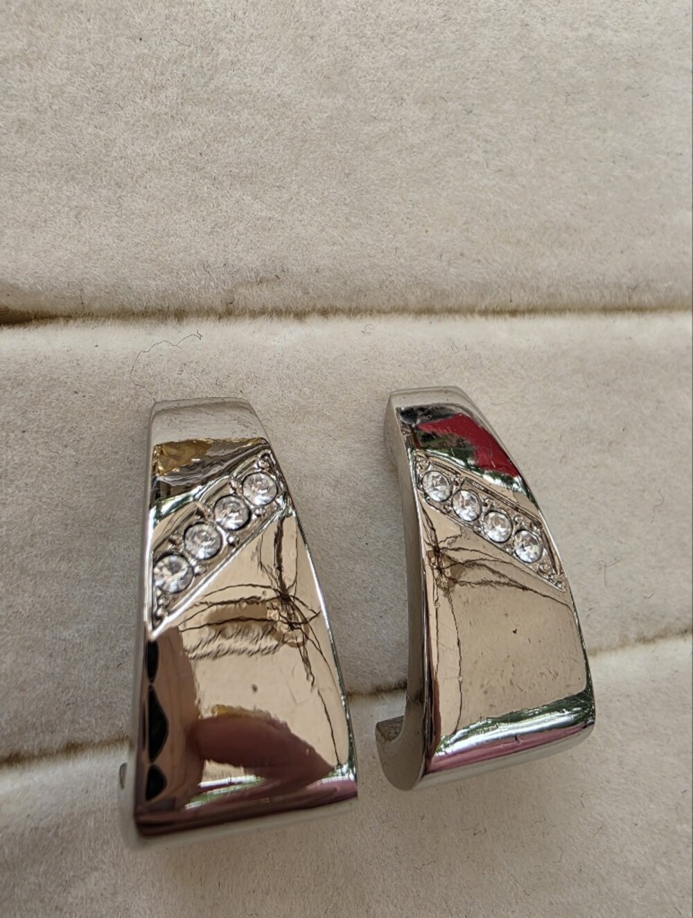 Butler: Vintage (FAC) Silver-tone Geometric Rhinestone Clip On Earrings